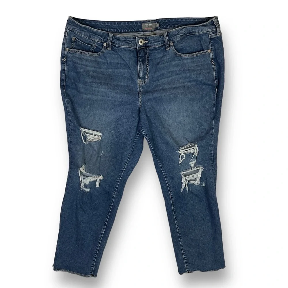 Torrid Crop Boyfriend Womens Jeans Sz 22 Distressed Frayed Hem Stretch Denim - Picture 2 of 12